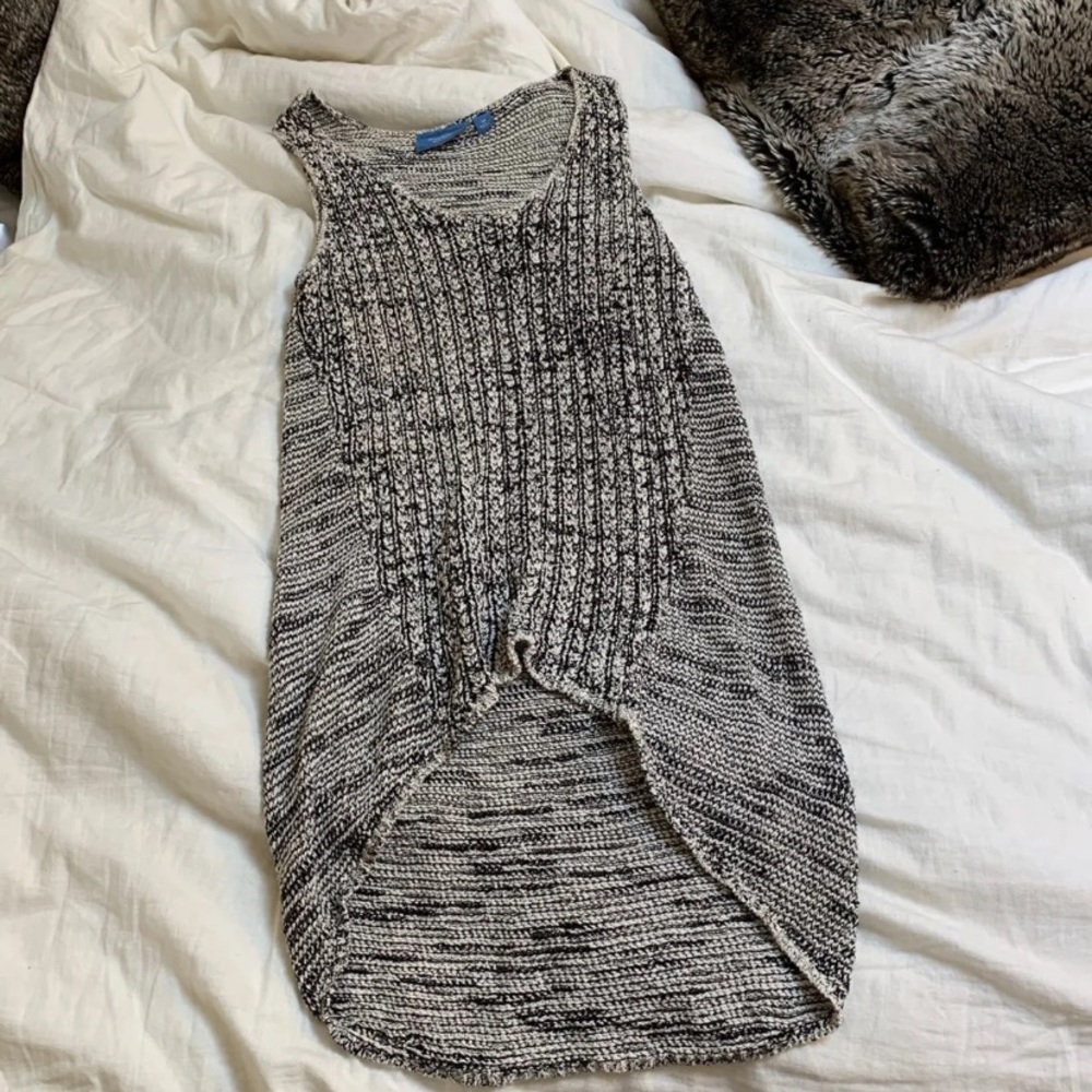 Vera Wang tank top